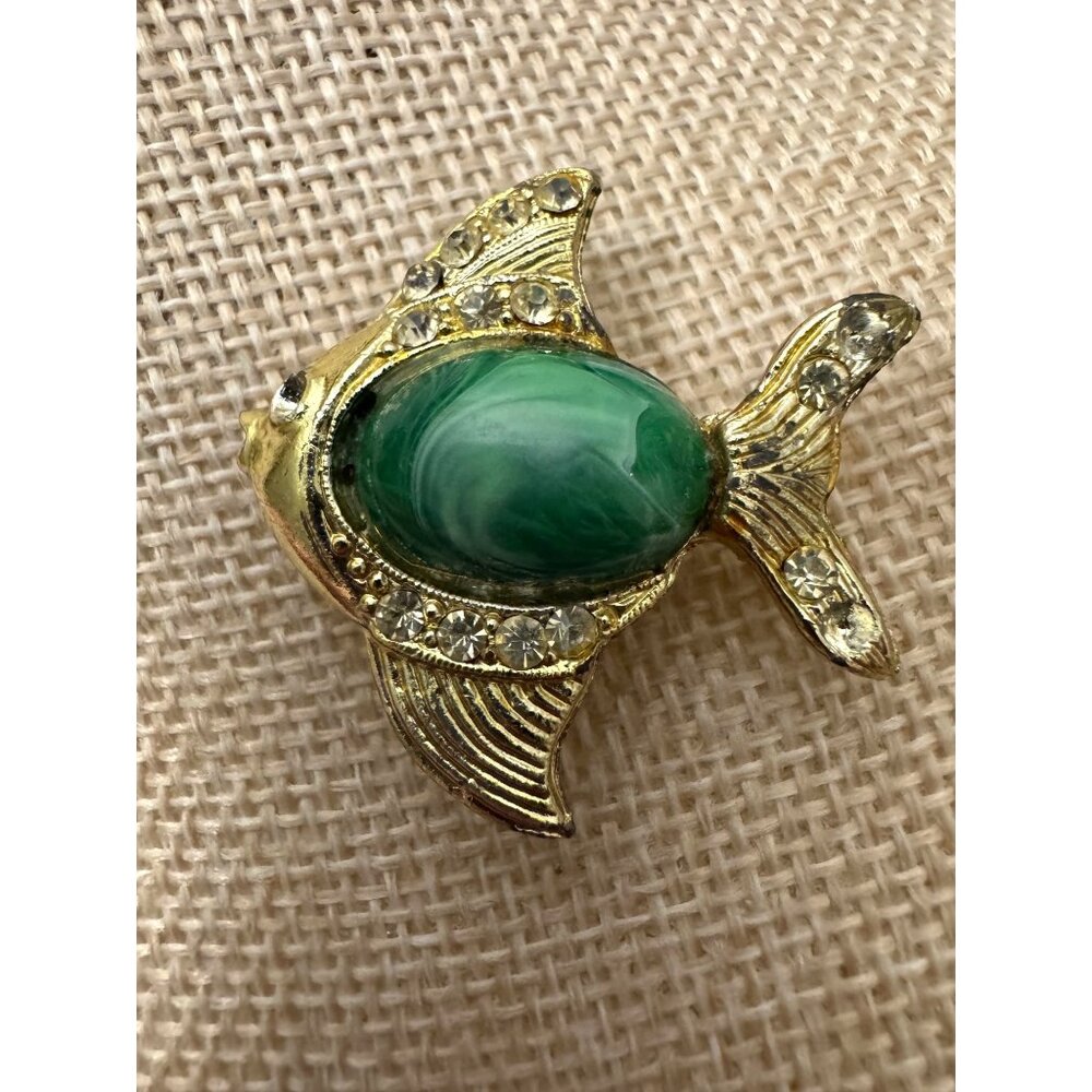 Gold-Tone Fish Brooch With Green Marbled Belly Stone & Rhinestones Vintage Pin